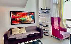 Huge Loft Type Condo At Queen City Of The South